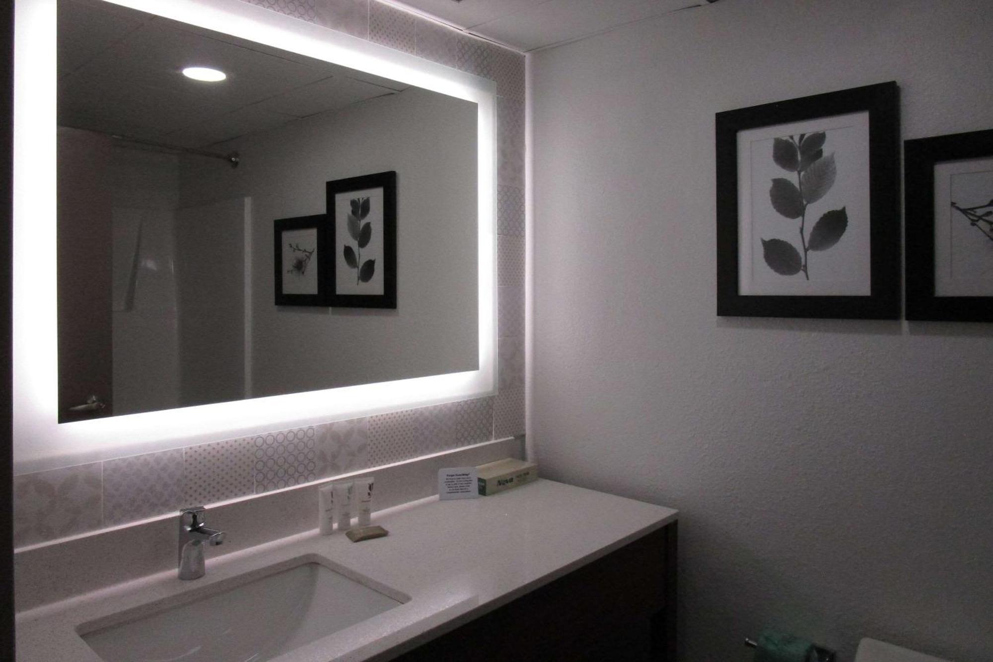 Country Inn & Suites By Radisson, Dunbar - Charleston Екстериор снимка
